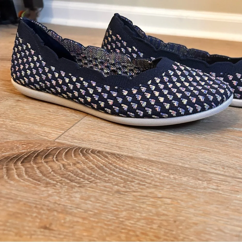 Skechers Cleo Confetti Sky Navy Blue Flats with scalloped edges - Picture 4 of 5